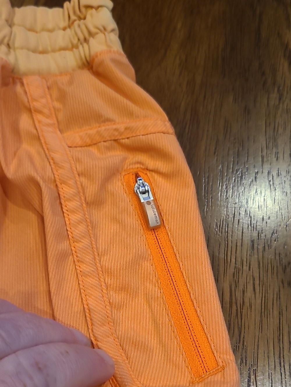 Lululemon Athletica Shorts Women's 4 - Picture 5 of 7